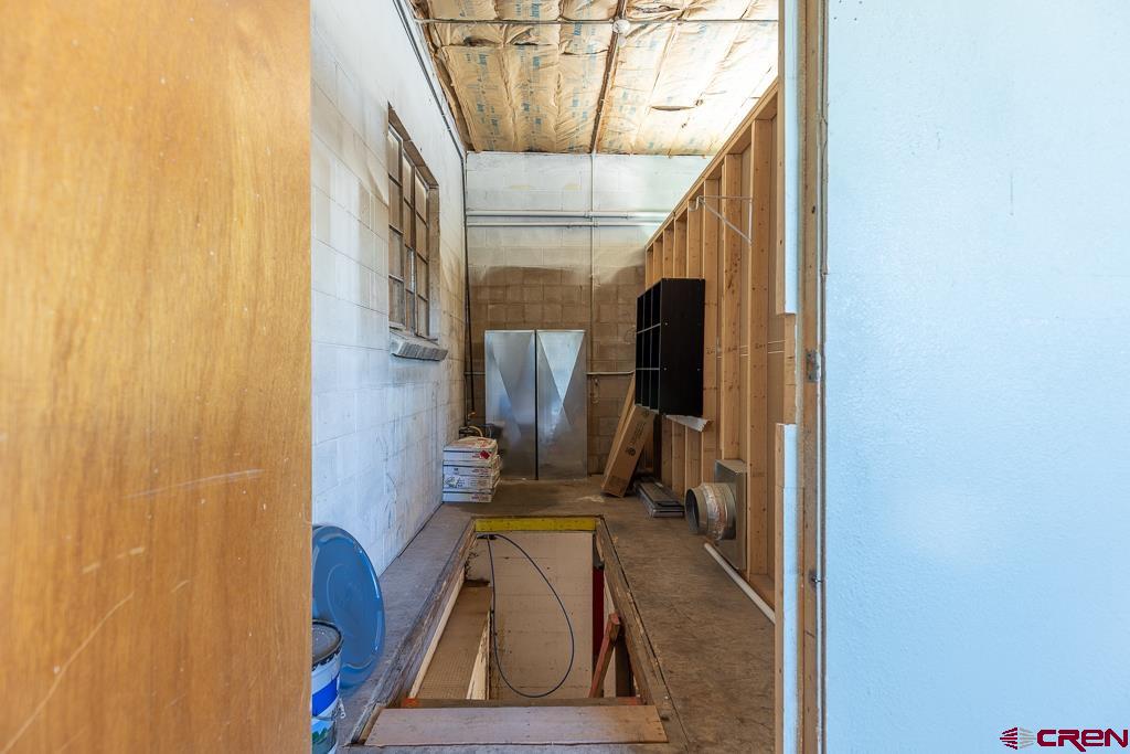27 S Broadway Property Photo 13