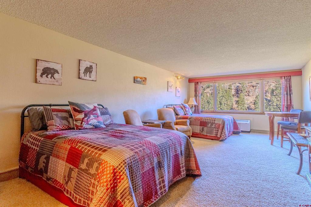 314 N Tamarron Dr Property Photo 2