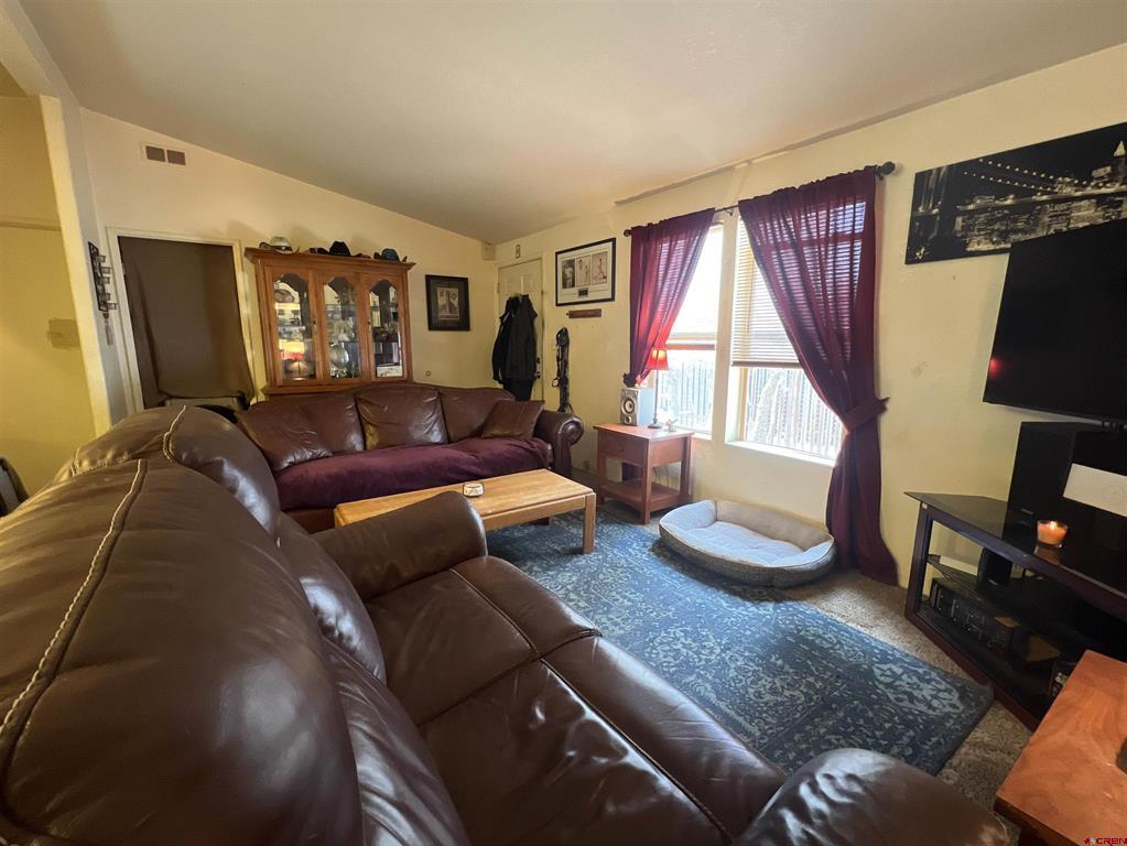 115 Surrey Drive Property Photo 10