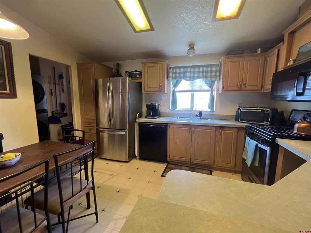 115 Surrey Drive Property Photo 12
