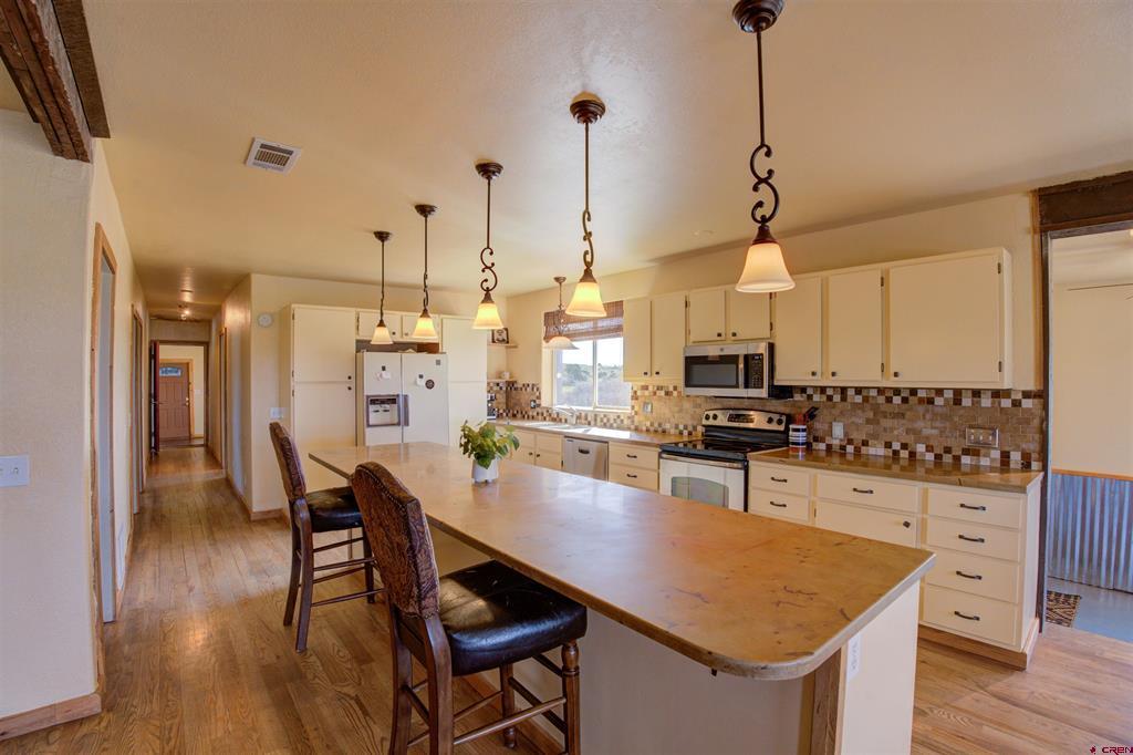 175 Cr J.6 Property Photo 10