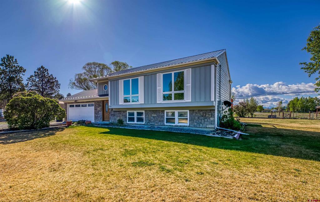 61100 Lobo Drive Property Photo 1