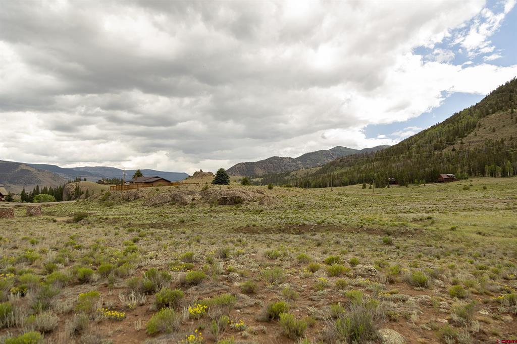 410 Mac Farlane Drive Property Photo 8