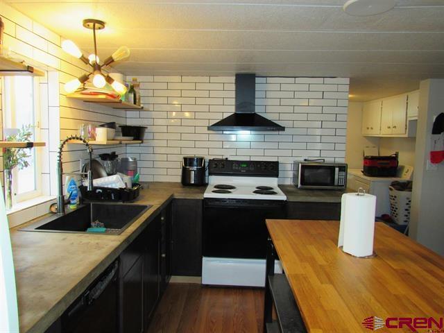 37860 E Hwy 160 Property Photo 15