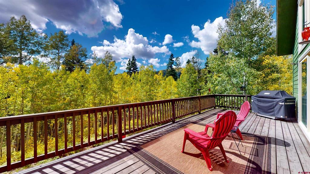 261 Aspen Drive Property Photo 2