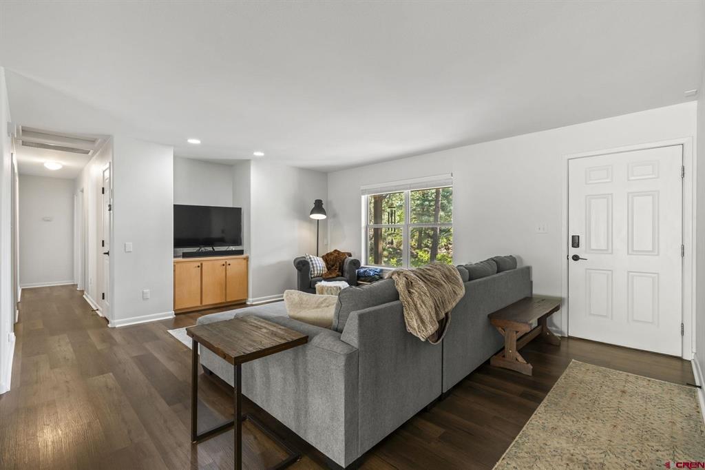 1175 Pine Tree Drive Property Photo 3