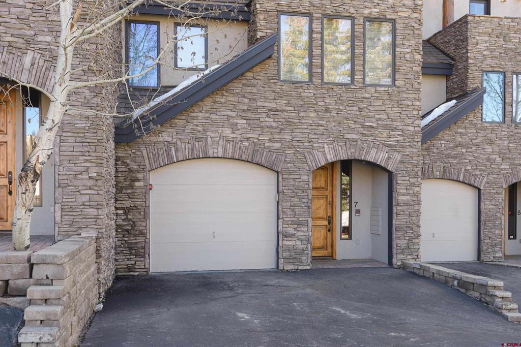 16 Snowmass Rd Property Photo 1