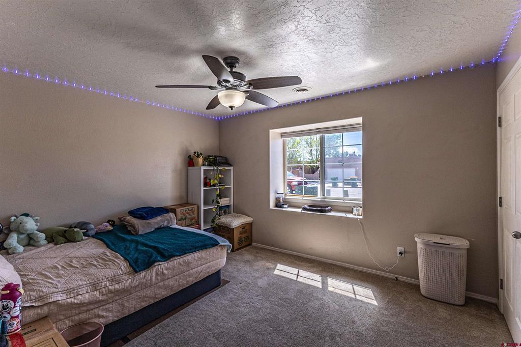 3904 La Joya Drive Property Photo 2