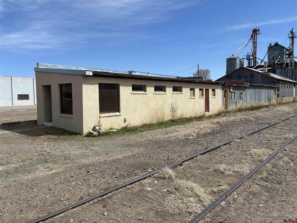 307 Broadway Street Property Photo 4