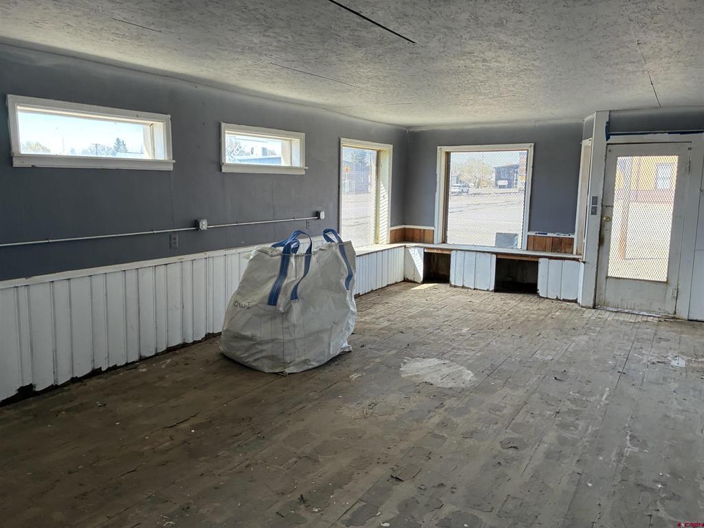 307 Broadway Street Property Photo 8