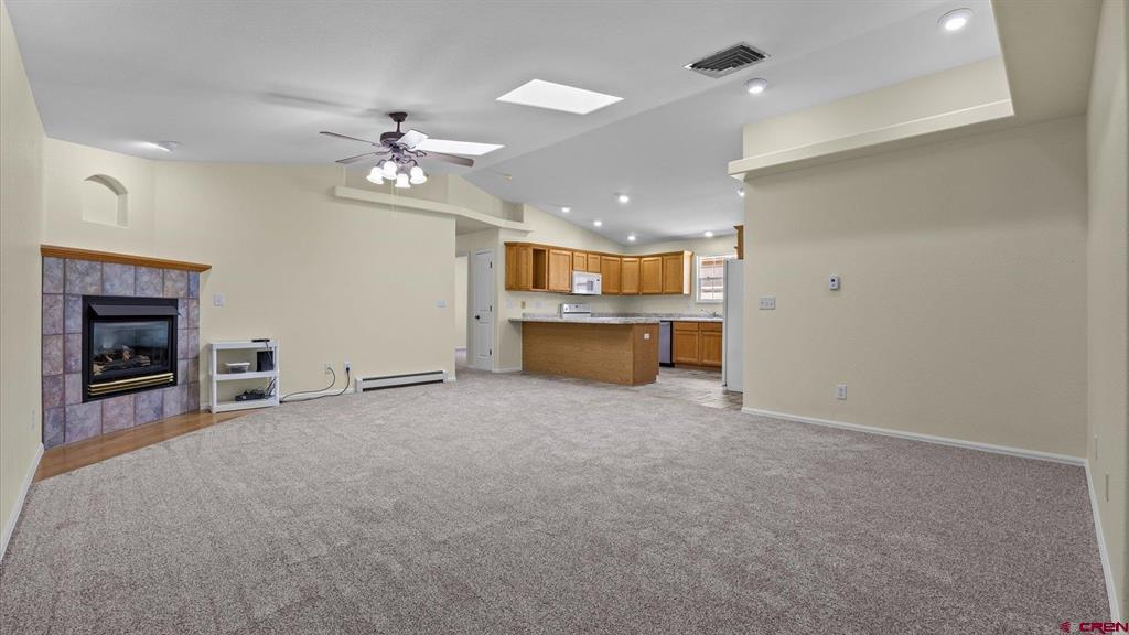 1533 Crest View Way Property Photo 4