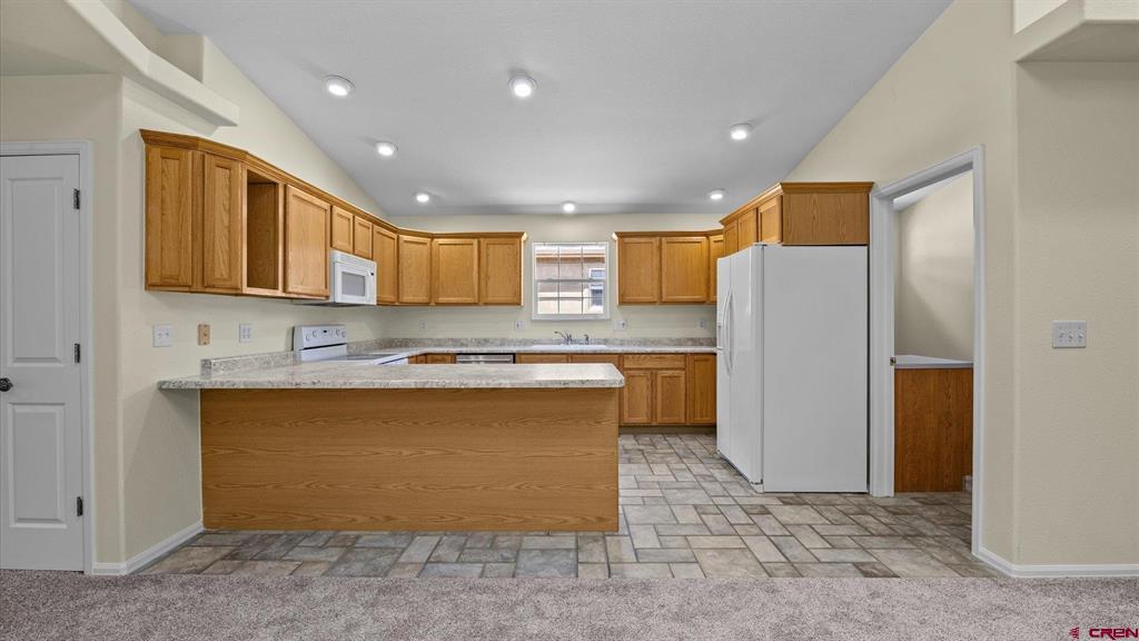 1533 Crest View Way Property Photo 7