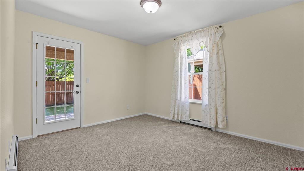 1533 Crest View Way Property Photo 16