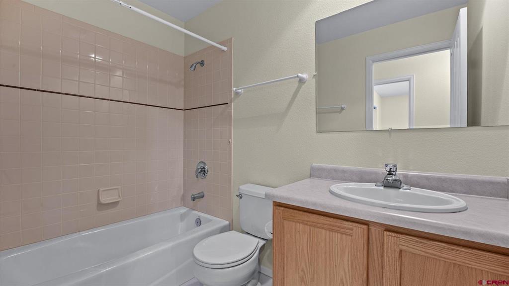 1533 Crest View Way Property Photo 18
