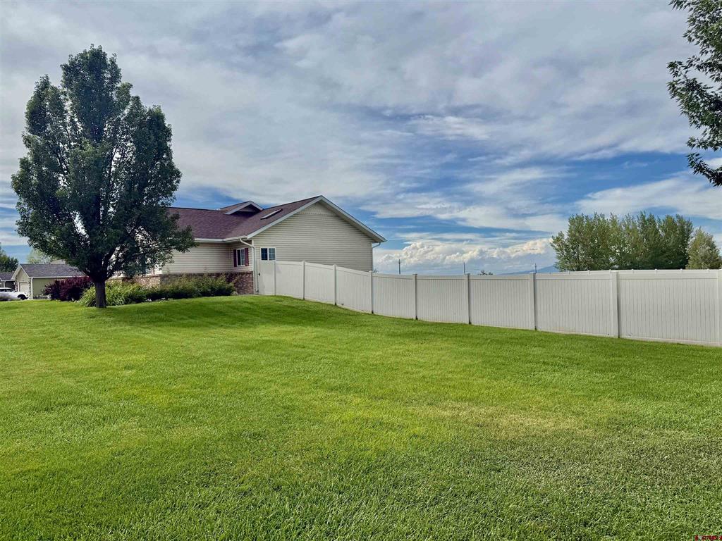11595 Joyful Way Property Photo 5
