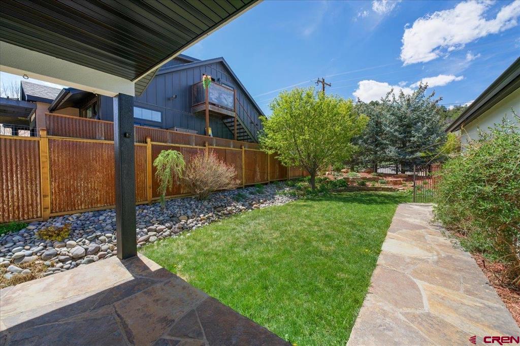 320 S Amelia Street Property Photo 3