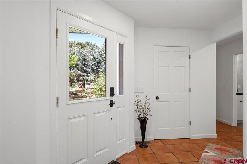320 S Amelia Street Property Photo 5