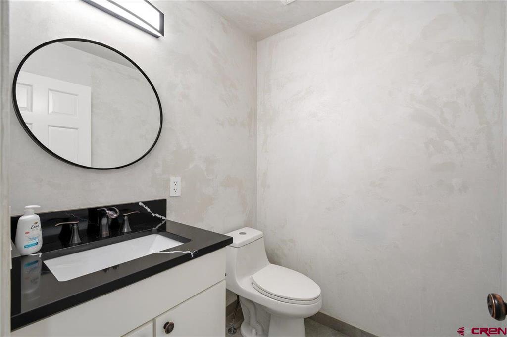 320 S Amelia Street Property Photo 32