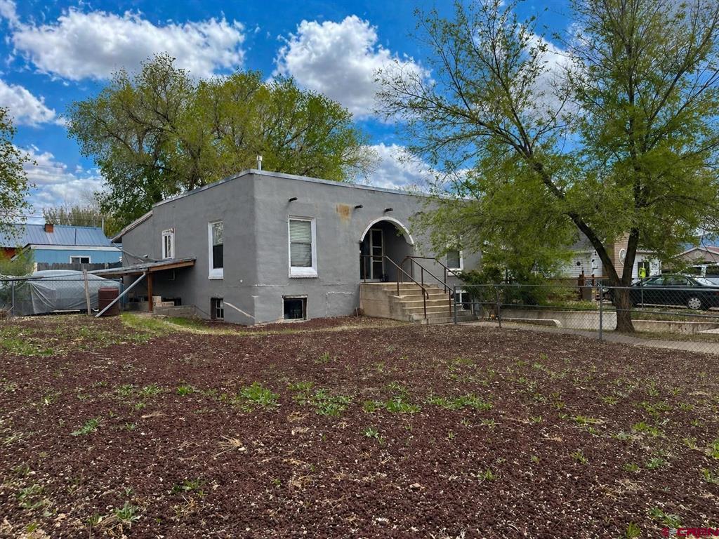 204 S Chestnut Street Property Photo 1