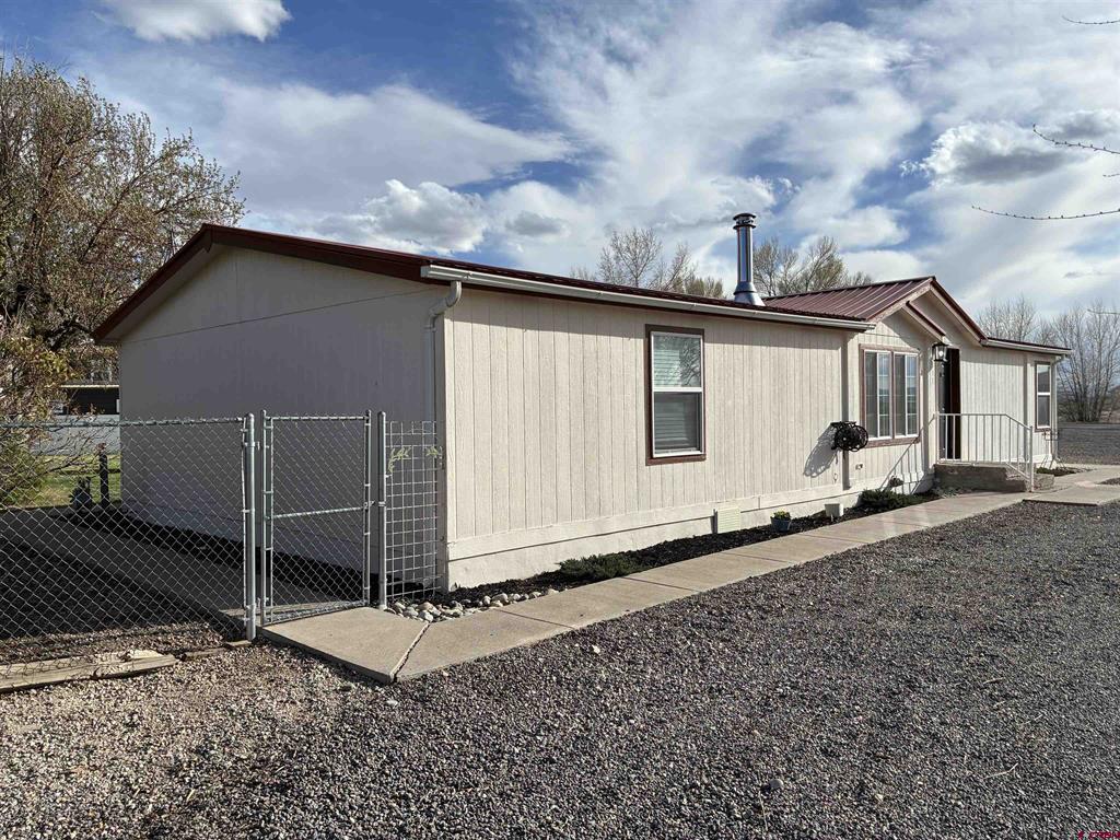 826 Peterson Street Property Photo 3