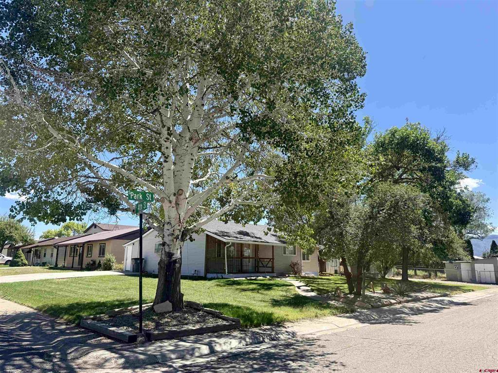 402 S Park Street Property Photo 1
