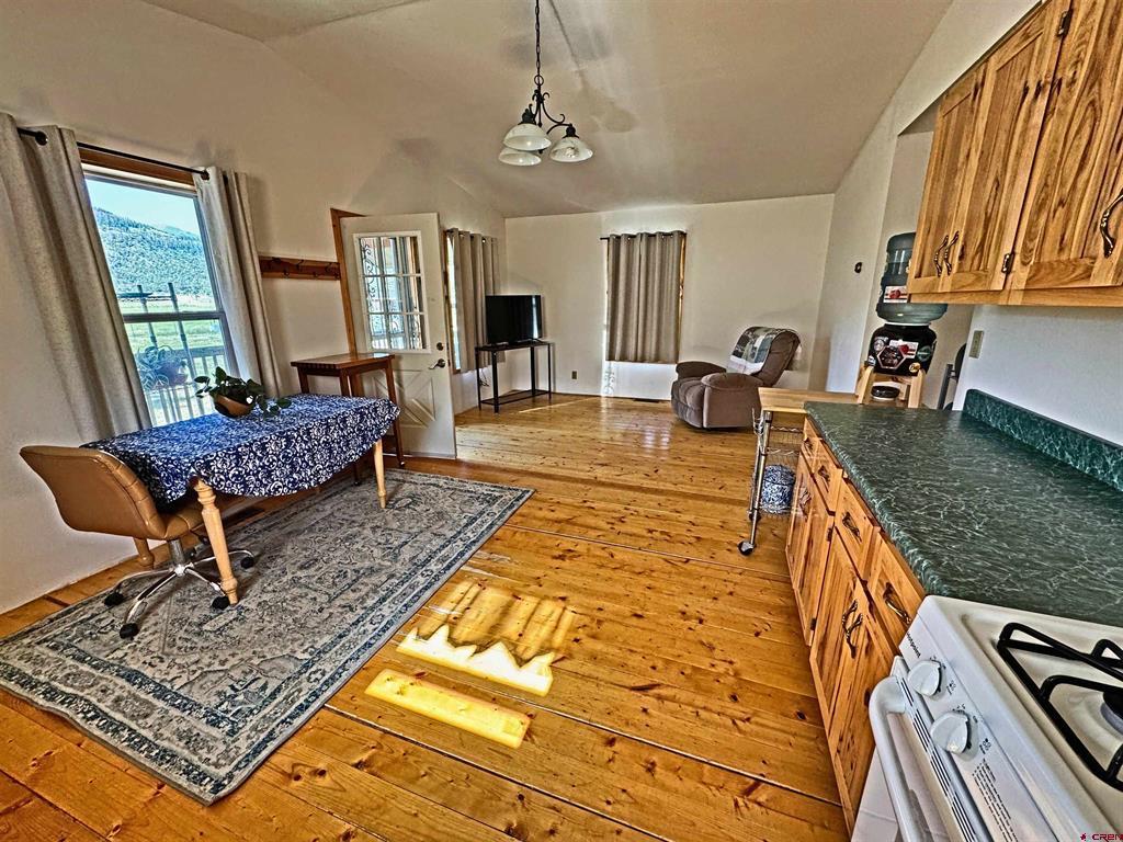 540 Comanche Trail Property Photo 10