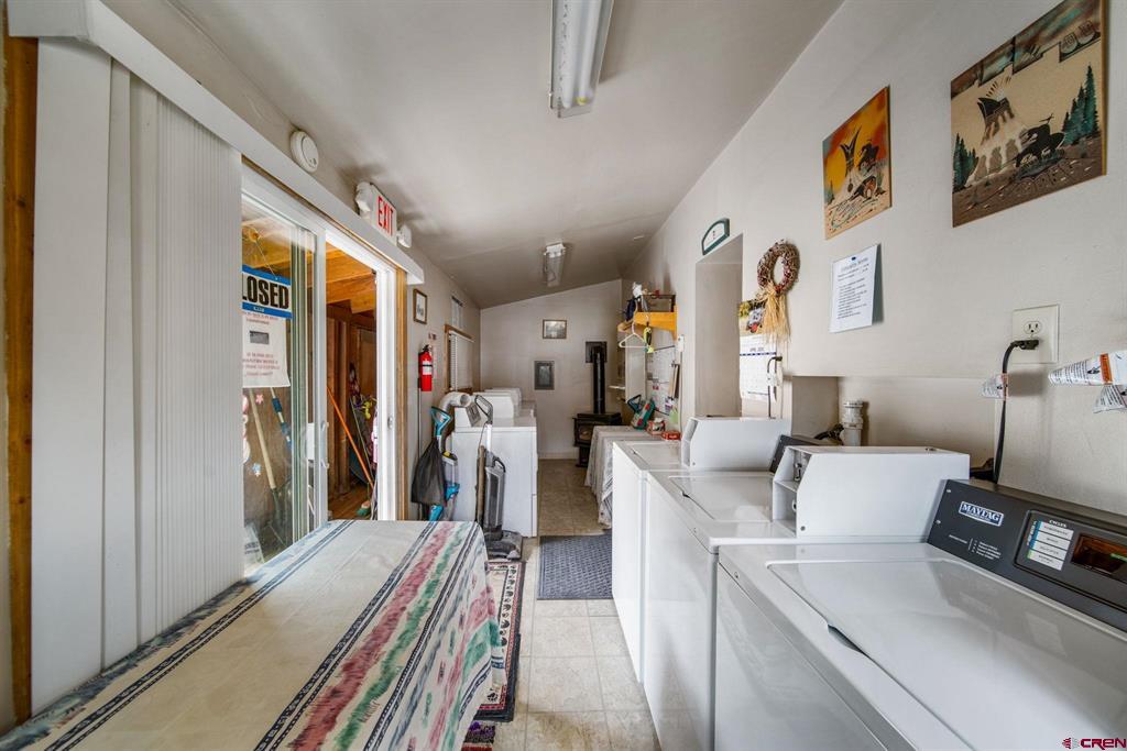 664 Greene Property Photo 9