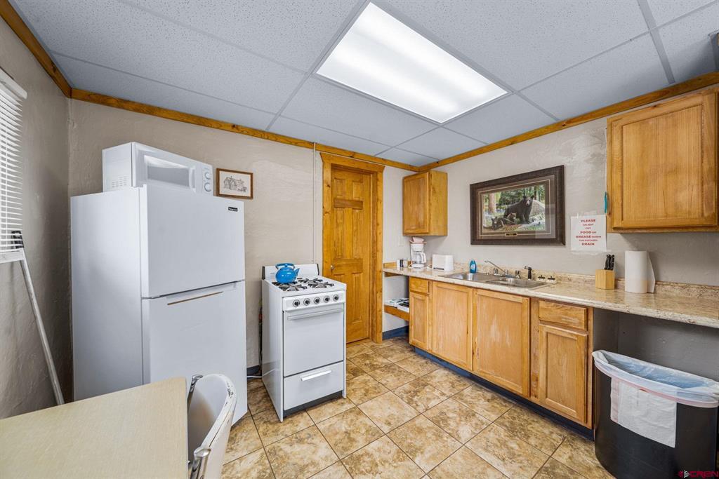 664 Greene Property Photo 23