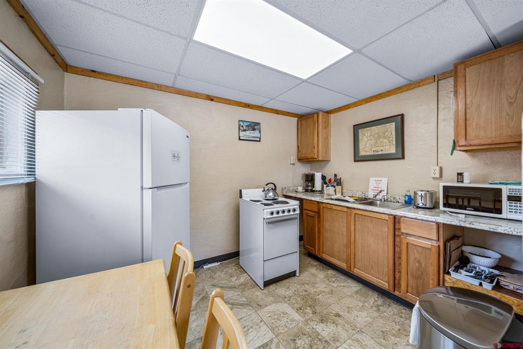 664 Greene Property Photo 33