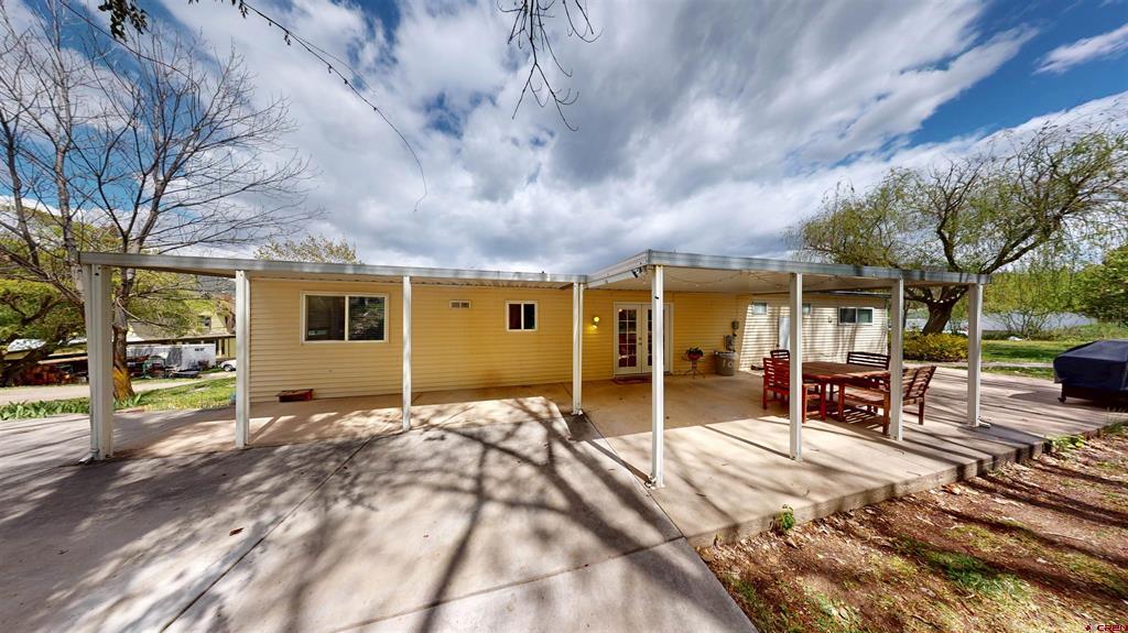 100 Rio Grande Avenue Property Photo 1