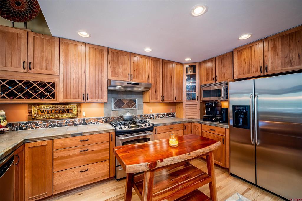 73 S Tamarron Drive Property Photo 3