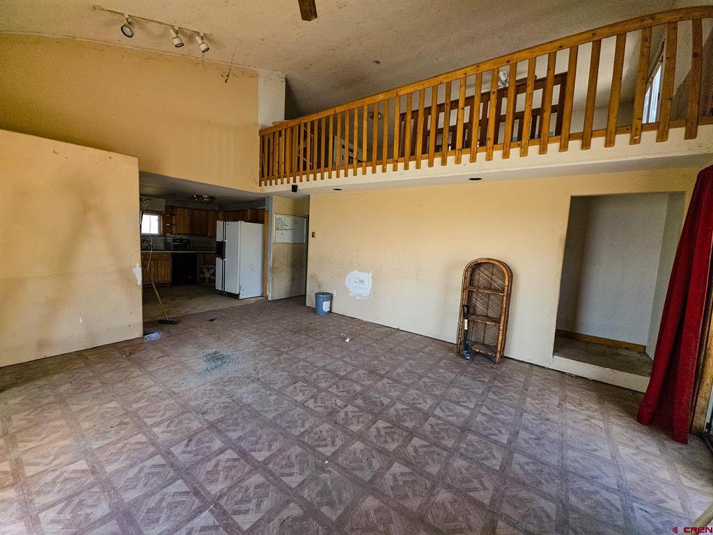 1348 5925 Trail Property Photo 9