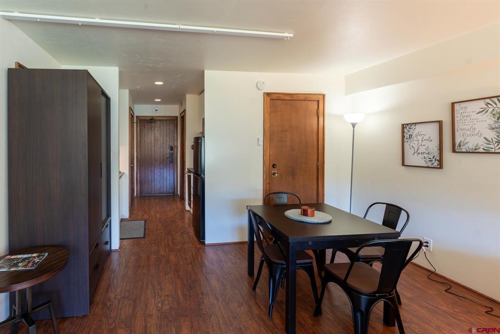 314 N Tamarron Drive Property Photo 8