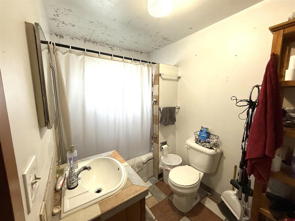 1118 E Main Street Property Photo 15