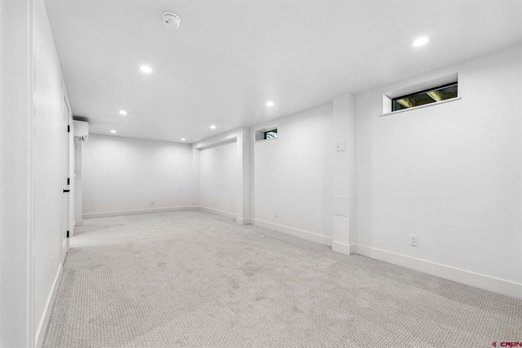1717 E 2nd Avenue Property Photo 34