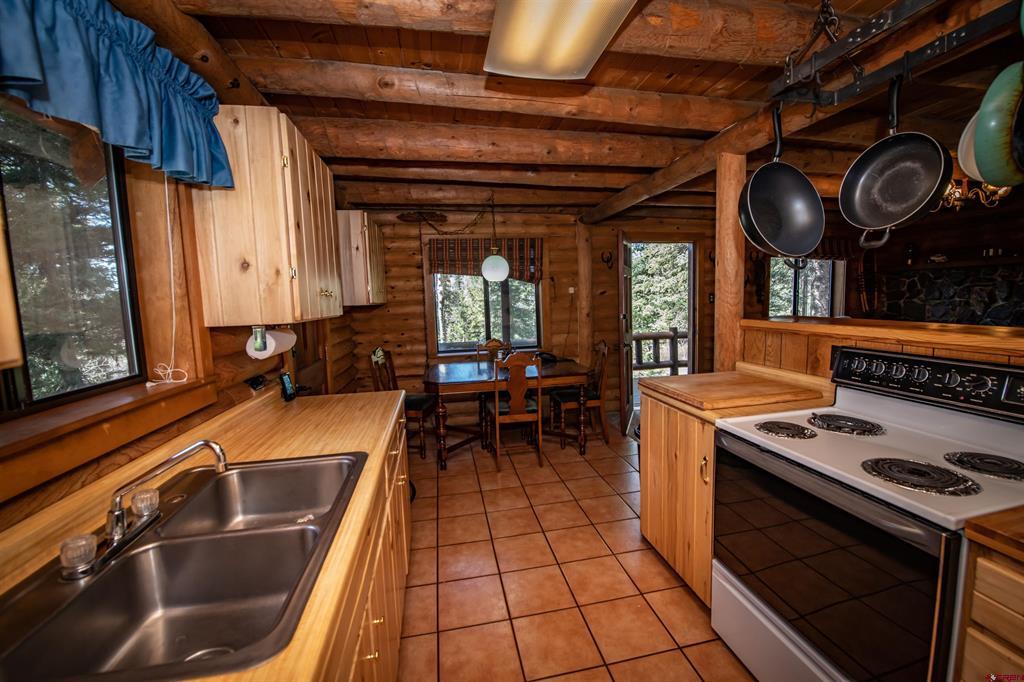 102 Meadowbrook Park Property Photo 20