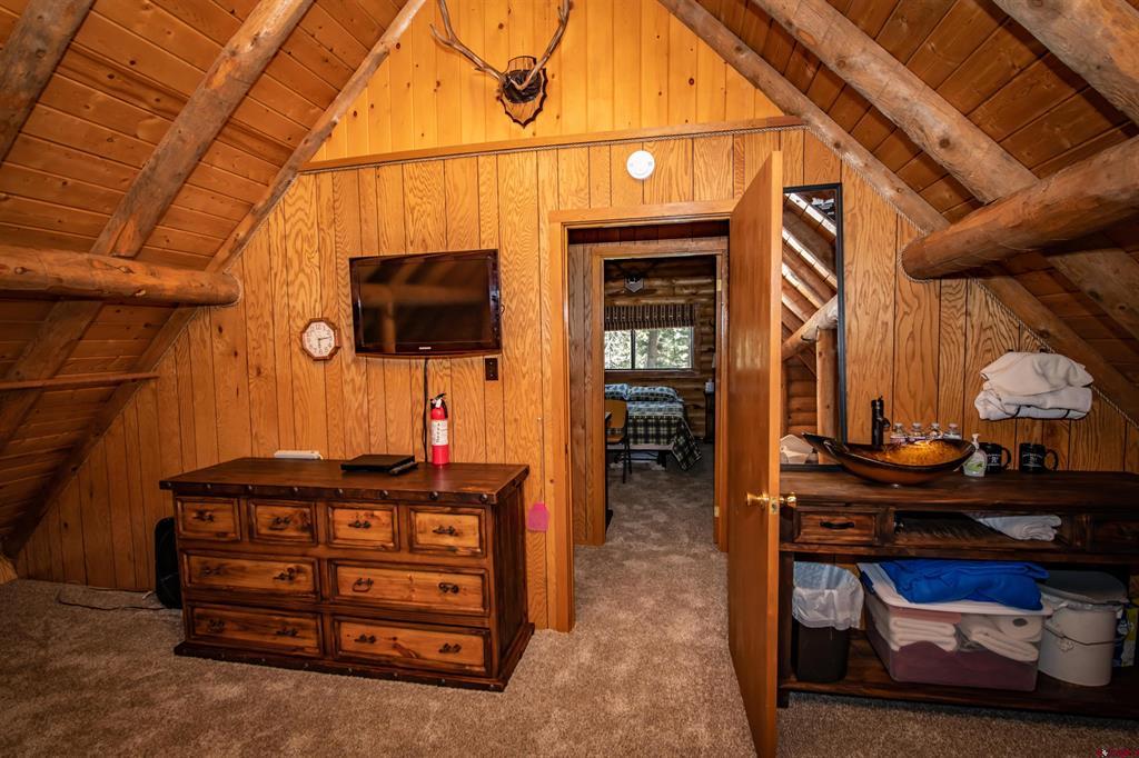 102 Meadowbrook Park Property Photo 24