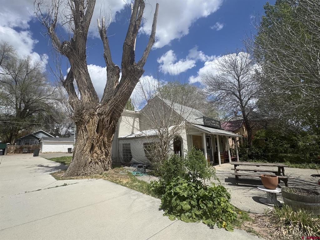 246 E Bridge Street Property Photo 1