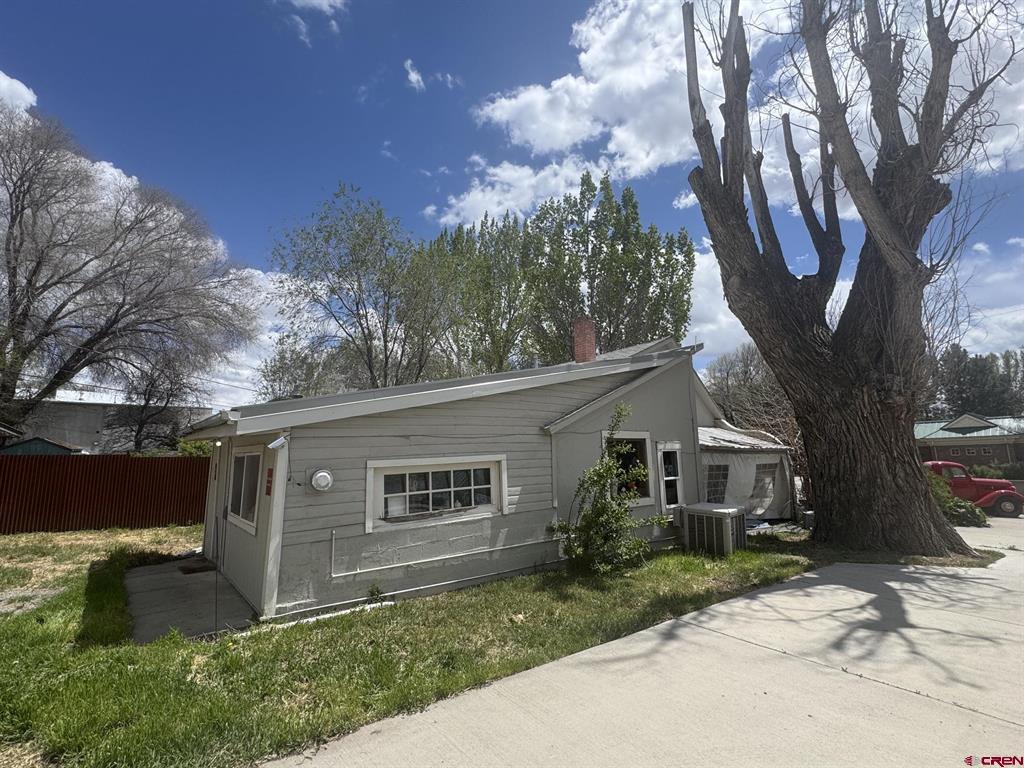 246 E Bridge Street Property Photo 2