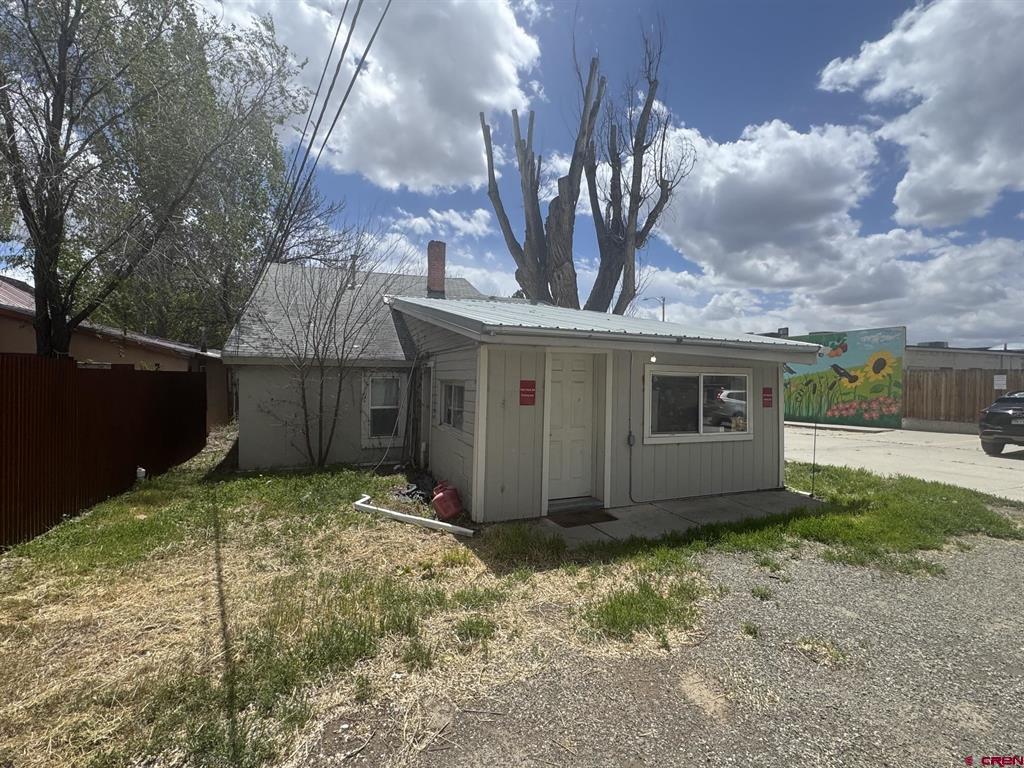 246 E Bridge Street Property Photo 3