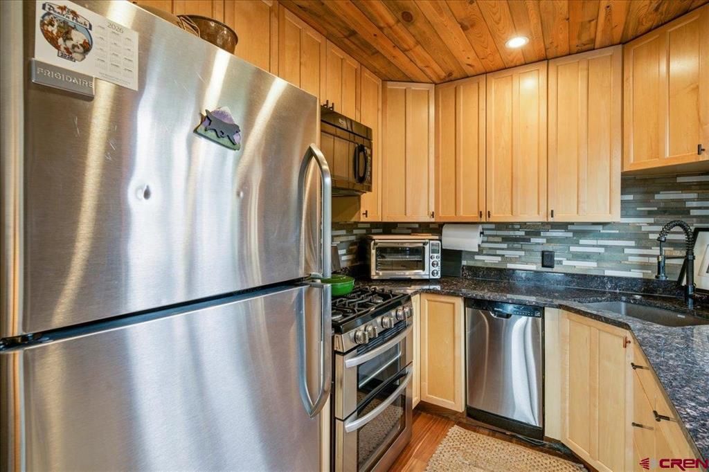 1685 Green Meadows Lane Property Photo 12