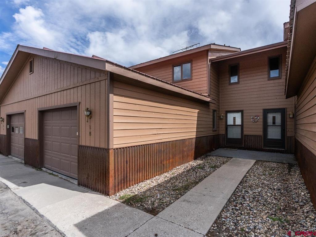 109 Shavano Drive Property Photo 1