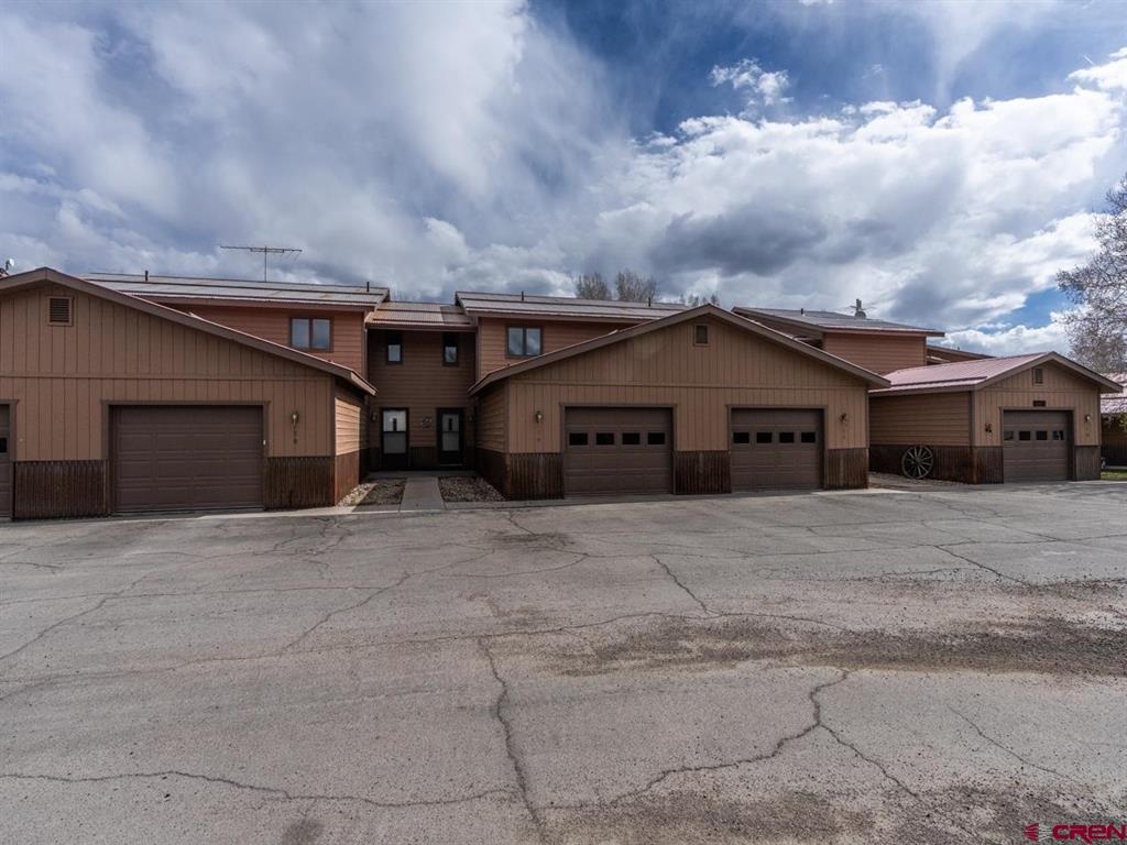 109 Shavano Drive Property Photo 2