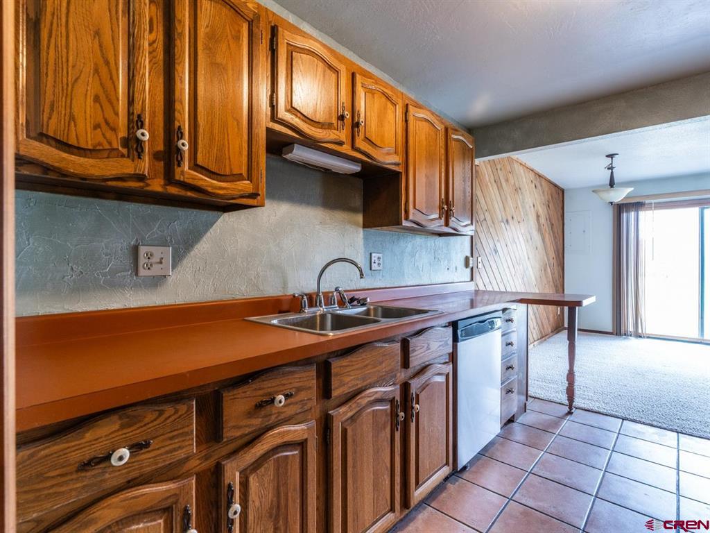 109 Shavano Drive Property Photo 6