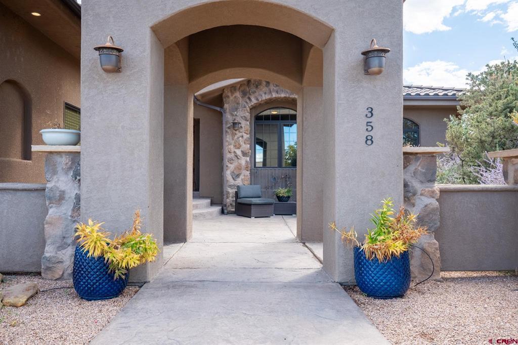 358 High Desert Road Property Photo 2