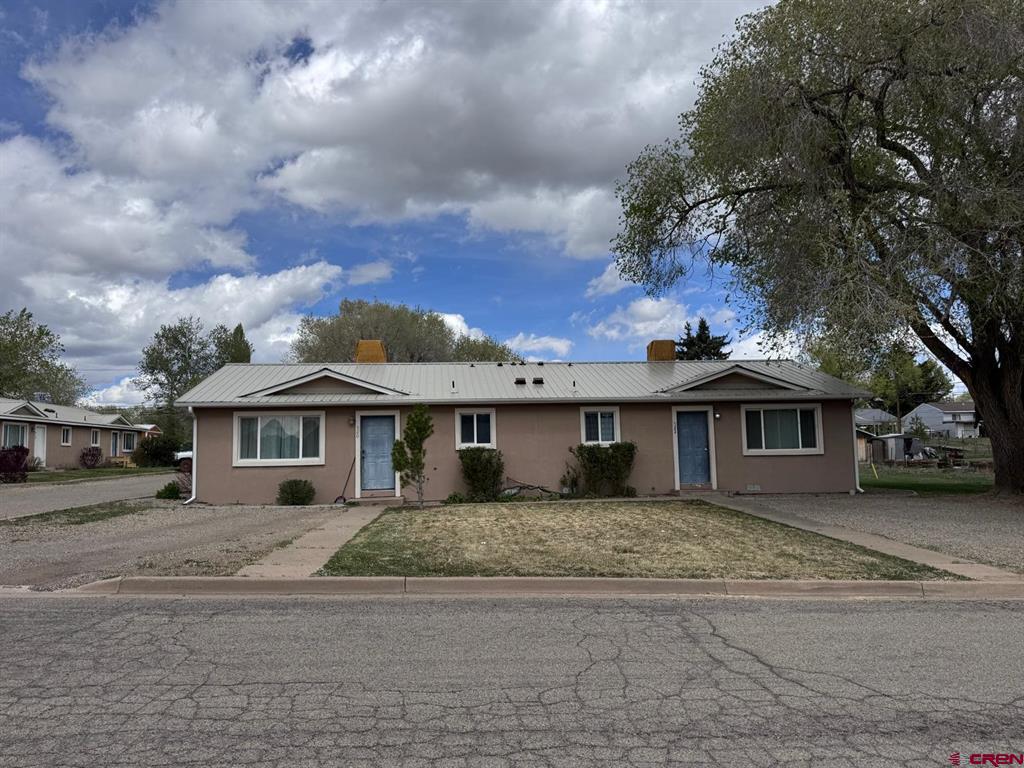 512 E 4th Street Property Photo 2