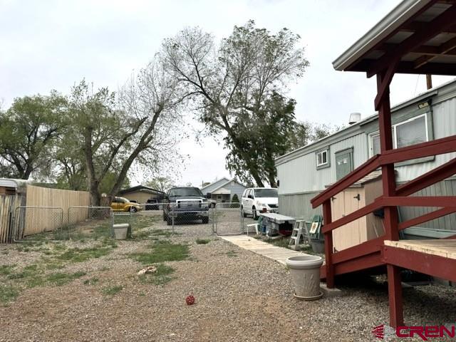 612 S Ash St Property Photo 2