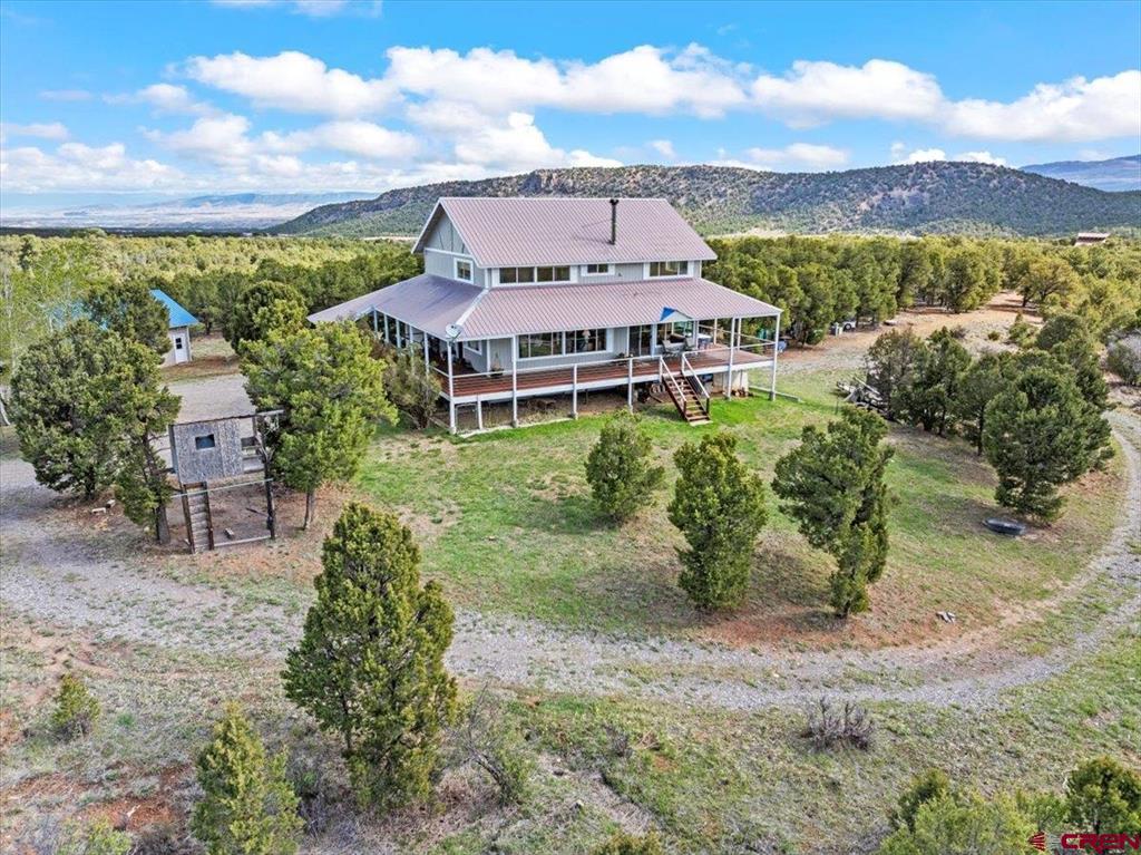 250 Sue Bob Court Property Photo 2
