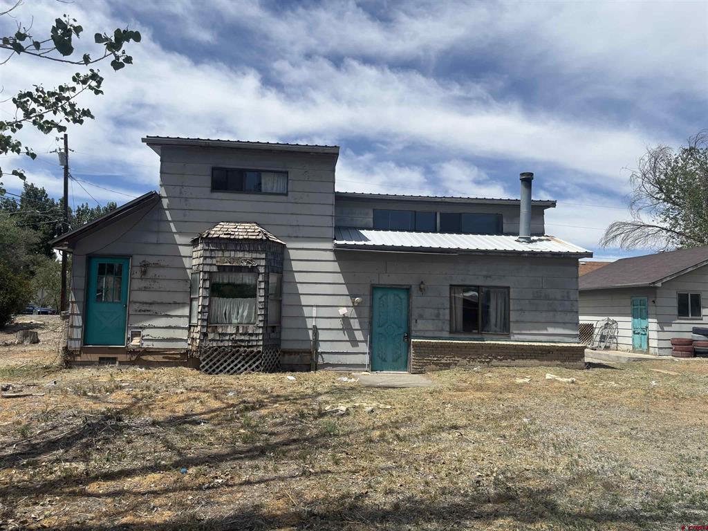 1081 E 5th Street Property Photo 1