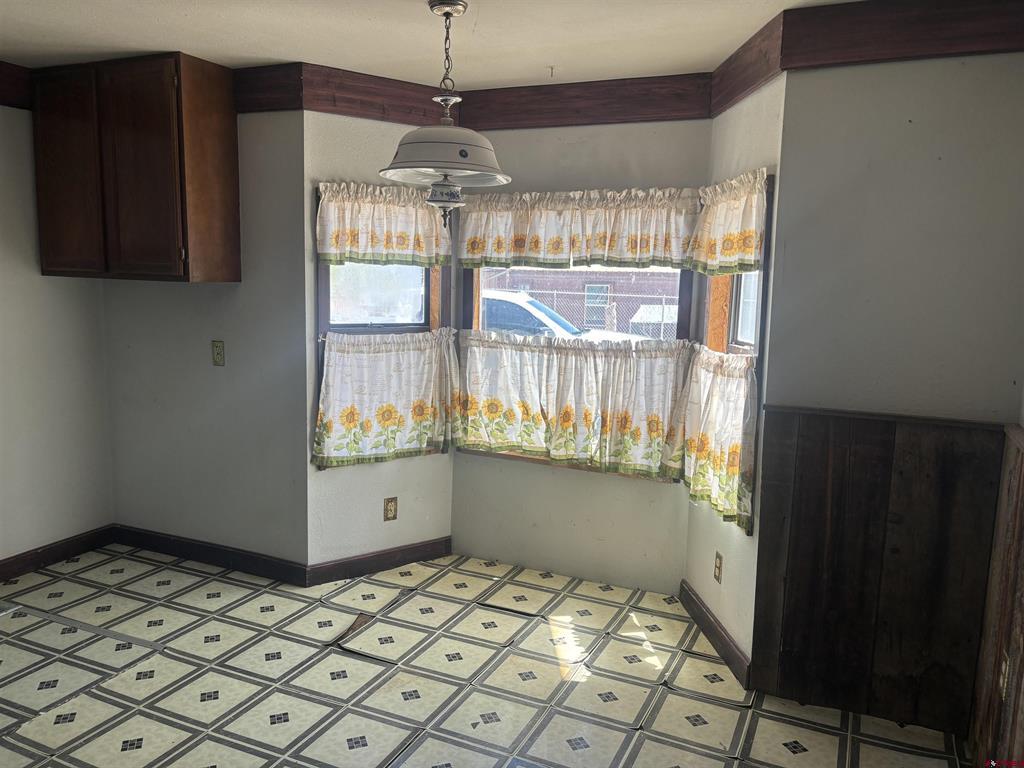 1081 E 5th Street Property Photo 9